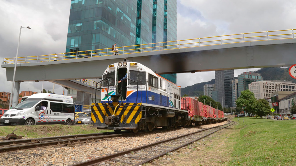 Colombia y Reino Unido firman Memorando de Entendimiento que impulsa la reactivación ferroviaria en el país